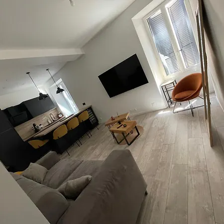 Cosy Centre *